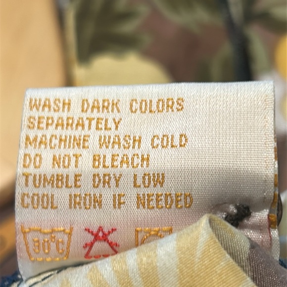 Maui Maui Hawaiian Islands Button Down Short Sleeve Hawaiian Shirt - Picture 12 of 13